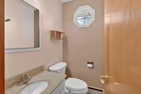 Bath - 901 Riverview, Alma, MI 48801 photo 4 of 4
