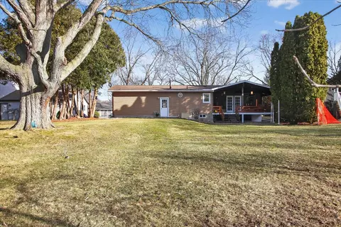 Exterior - 901 Riverview, Alma, MI 48801 photo 8 of 11