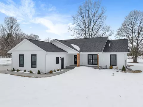 4771 Arbor Grv, Traverse City, MI 49685