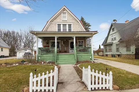Exterior - 121 End, Alma, MI 48801 photo 3 of 15