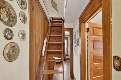 Entry Way - 121 End, Alma, MI 48801 photo 7 of 8
