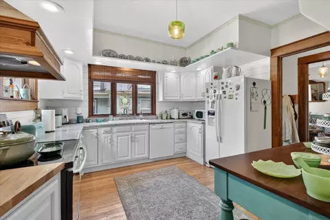 Kitchen - 121 End, Alma, MI 48801 photo 1 of 3