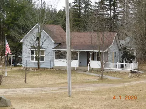 7439 E 22 12, Manton, MI 49663