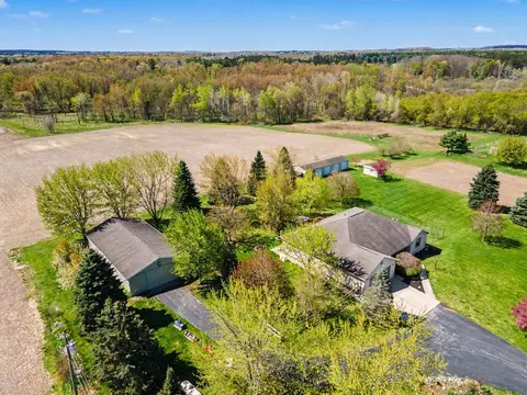 7141 W Pleasant Vly, Blanchard, MI 49310