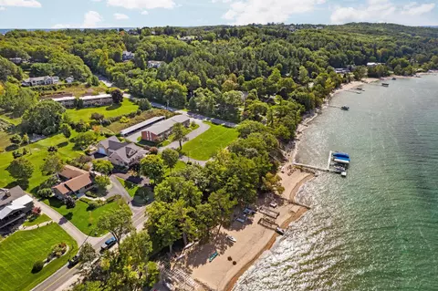 246 Peninsula, Traverse City, MI 49686