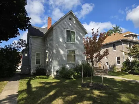 1004 University, Mount Pleasant, MI 48858