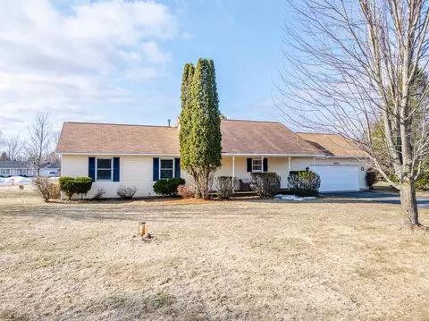 5865 Cherry Blossom, Traverse City, MI 49685
