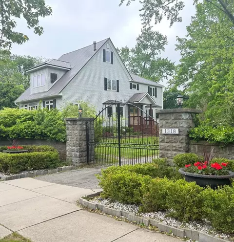 1318 E Broadway, Mount Pleasant, MI 48858