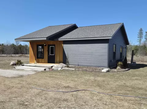 6704 Rapid City Rd NW, Rapid City, MI 49676