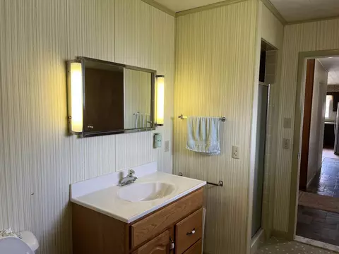 Bath - 716 Allen, Au Gres, MI 48703 photo 1 of 3