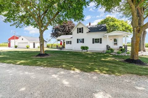 10063 E Walton, Shepherd, MI 48883 photo 2
