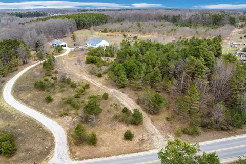 000 Case, Beulah, MI 46917 photo 12