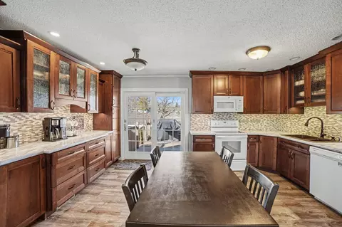 898 Riverview, Alma, MI 48801 photo 6