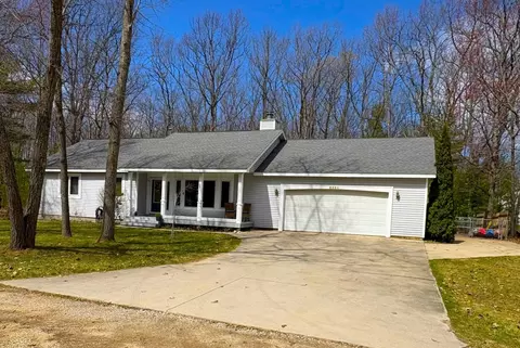 8884 Beverly, Interlochen, MI 49643 photo 2