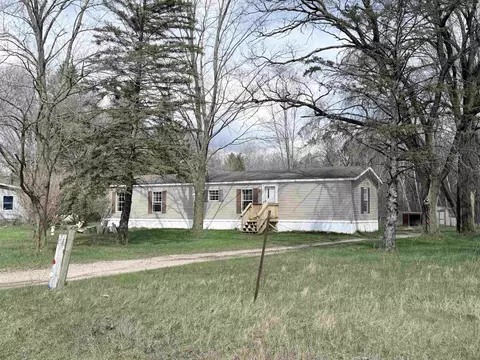6542 N Geneva, Coleman, MI 48618
