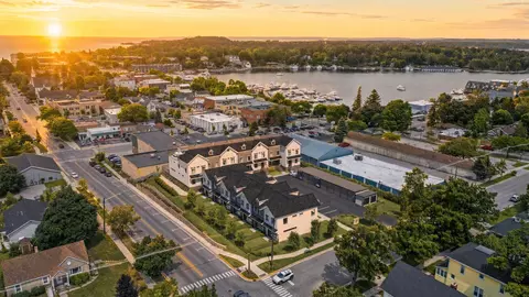 9 Uptown, Charlevoix, MI 49720