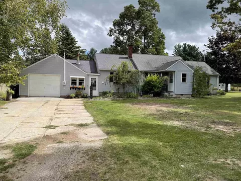 4658 N Croswell, Alma, MI 48801