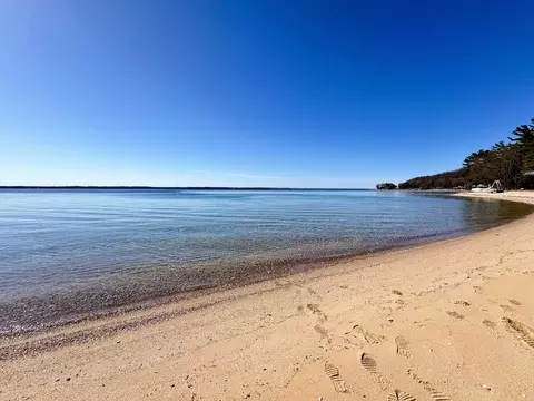 11648 Willow, Traverse City, MI 49686