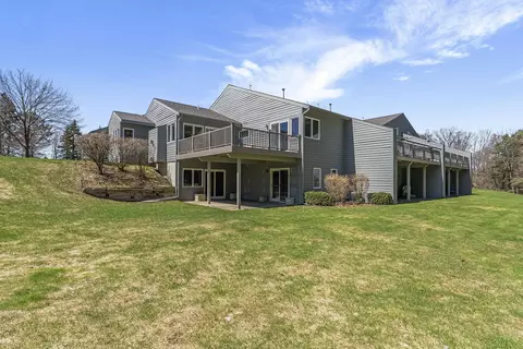 3750 Country Clb, Traverse City, MI 49684