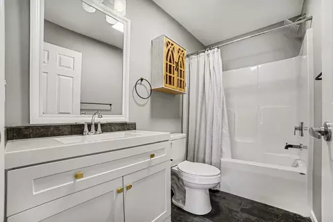 Bath - 201 E Bennett, Mount Pleasant, MI 48858 photo 1 of 3