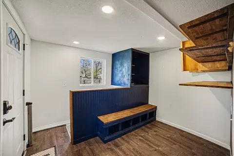 Entry Way - 201 E Bennett, Mount Pleasant, MI 48858 photo 1 of 2