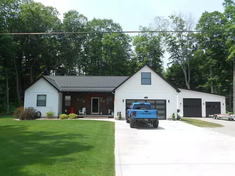 3924 E Shr, Grawn, MI 49637