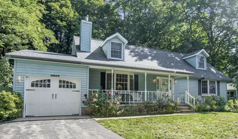 11332 Peninsula, Traverse City, MI 49686