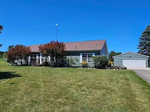 5557 E Pleasant Vly, Shepherd, MI 48883 photo 2