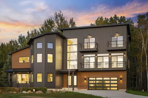10191 Peninsula, Traverse City, MI 49686