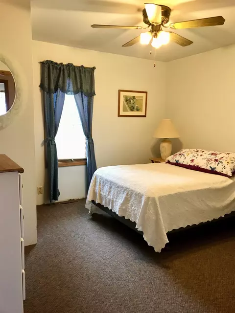 Bedroom - 1989 S Crapo, Ithaca, MI 48847 photo 4 of 6