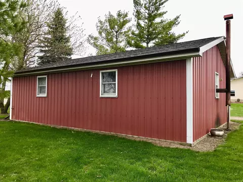 Exterior - 1989 S Crapo, Ithaca, MI 48847 photo 16 of 23