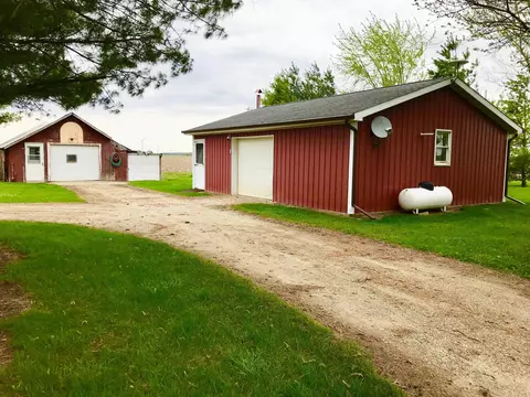Exterior - 1989 S Crapo, Ithaca, MI 48847 photo 18 of 23