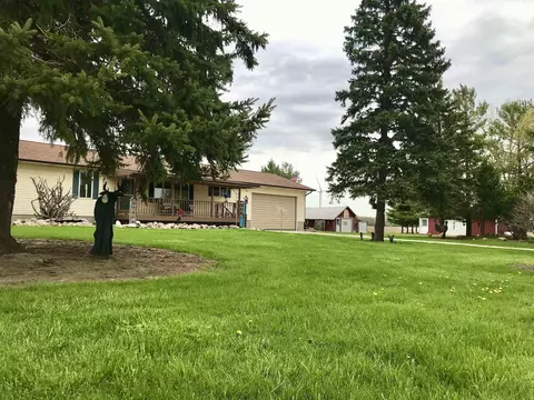 Exterior - 1989 S Crapo, Ithaca, MI 48847 photo 4 of 23