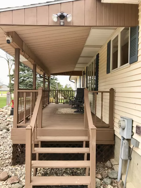 Exterior - 1989 S Crapo, Ithaca, MI 48847 photo 2 of 23