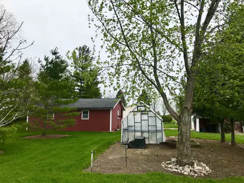 Exterior - 1989 S Crapo, Ithaca, MI 48847 photo 14 of 23