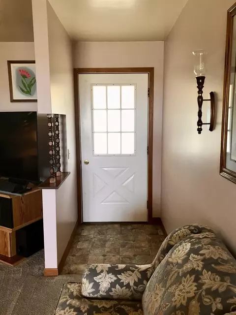 Entry Way - 1989 S Crapo, Ithaca, MI 48847 photo 1 of 2
