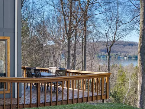 4692 E Duck Lk, Lake Leelanau, MI 49653