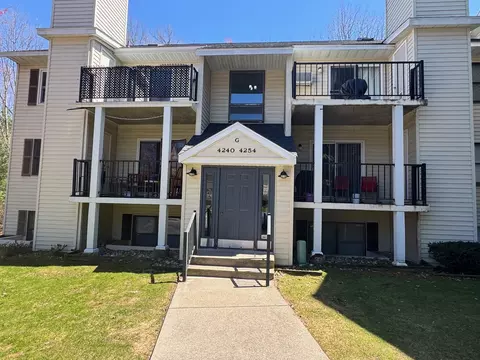 4250 Mitchell Crk, Traverse City, MI 49686