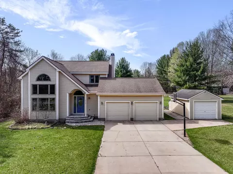 9733 Crescent Shrs, Traverse City, MI 49684