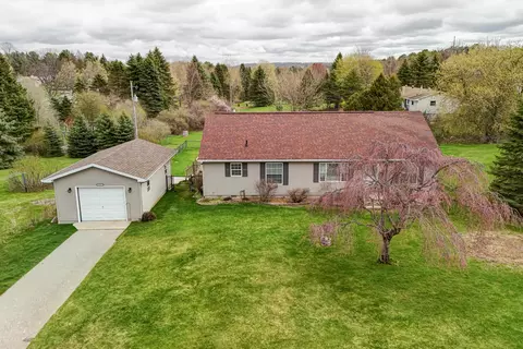 3765 Bunker Hl, Williamsburg, MI 49690