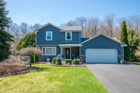 7196 S West Bay Shr, Traverse City, MI 49684