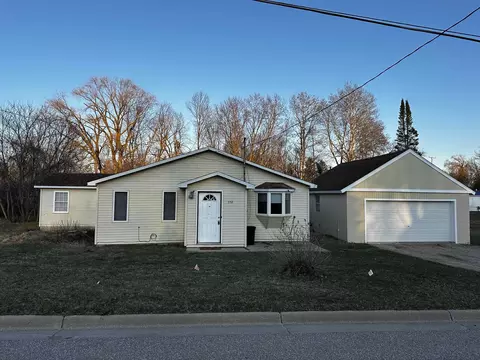 358 N Corning, Farwell, MI 48622