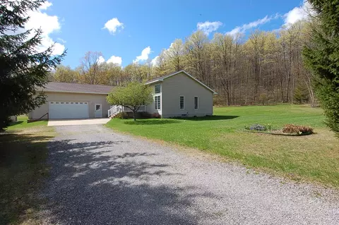 5626 W 28 12, Harrietta, MI 49638