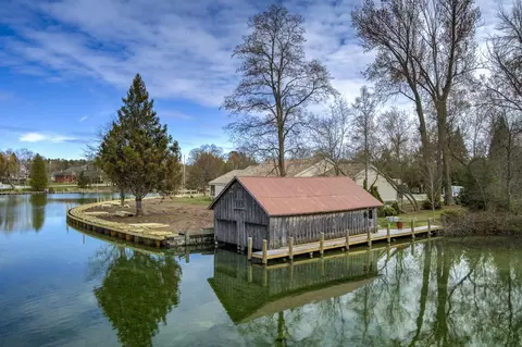195 E Cedar, Leland, MI 49654