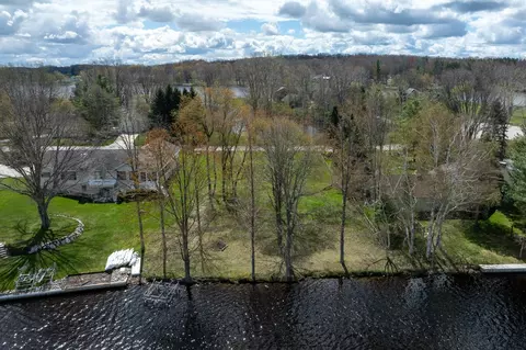 1286 Queensway, Lake Isabella, MI 48893