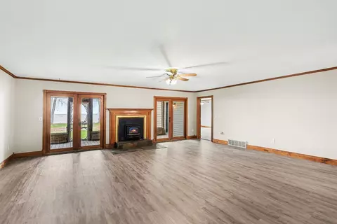 Living - 3044 S Point Augres, Au Gres, MI 48703 photo 4 of 5
