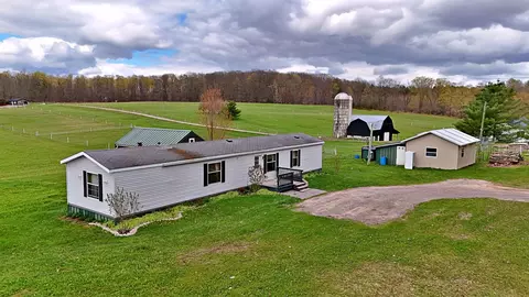 16608 12 Mile, Leroy, MI 49655
