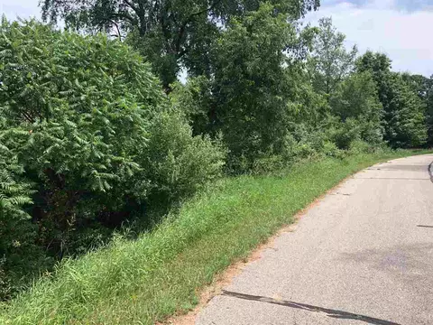 10061008 Laredo, Lake Isabella, MI 48893