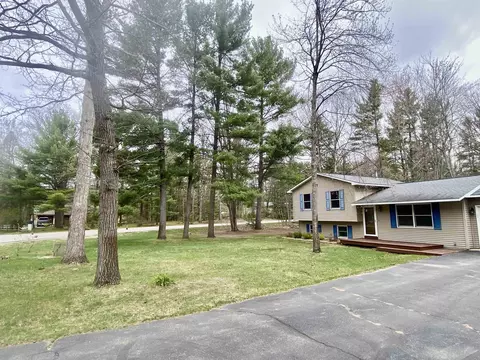 1729 Melody, Interlochen, MI 49643