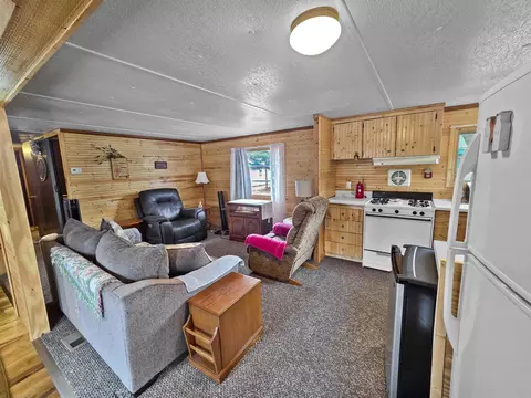 10733 Freeman, Mesick, MI 49668 photo 4